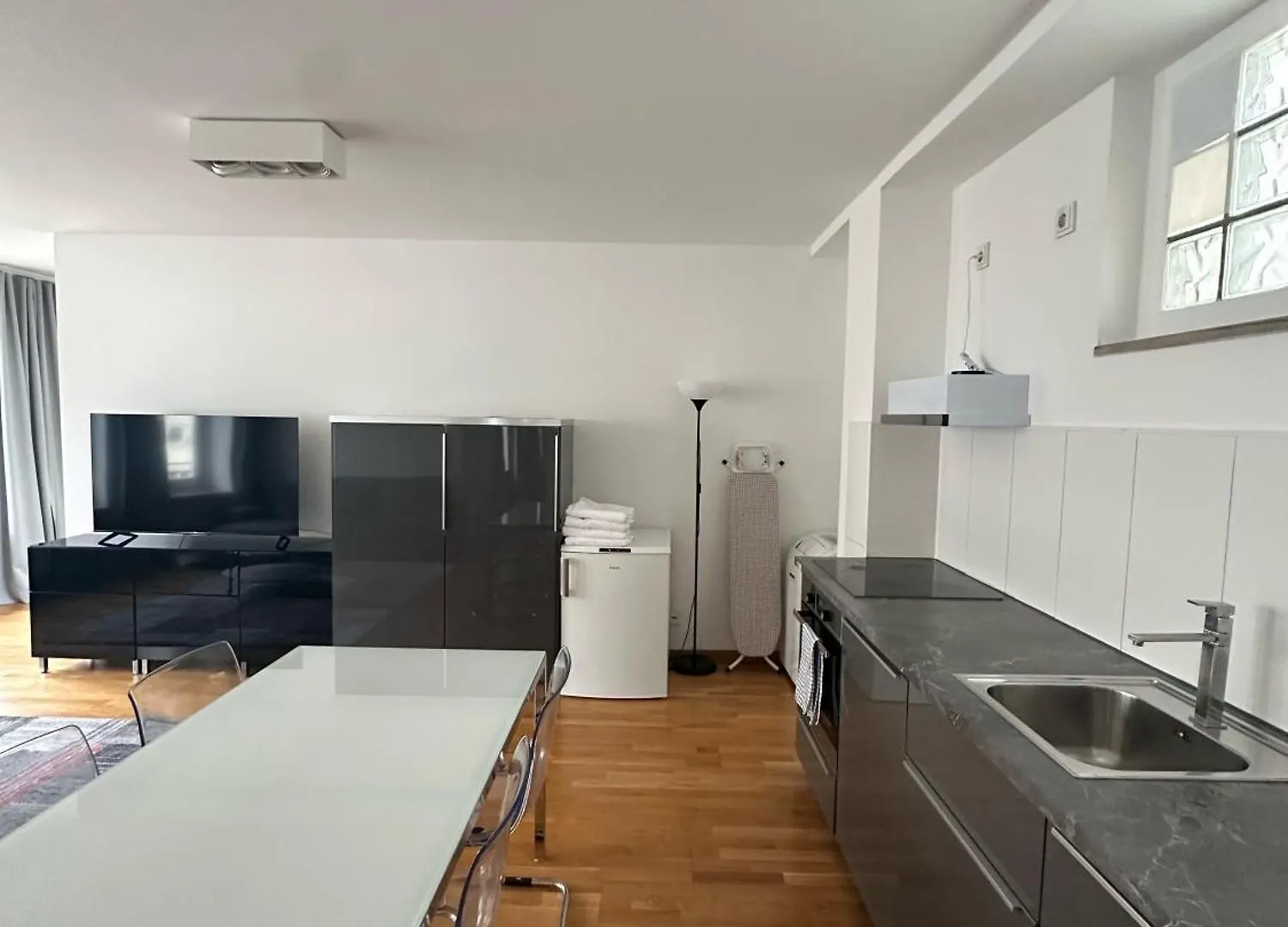 Al Nafurah Apartments Мюнхен Апарт-отель