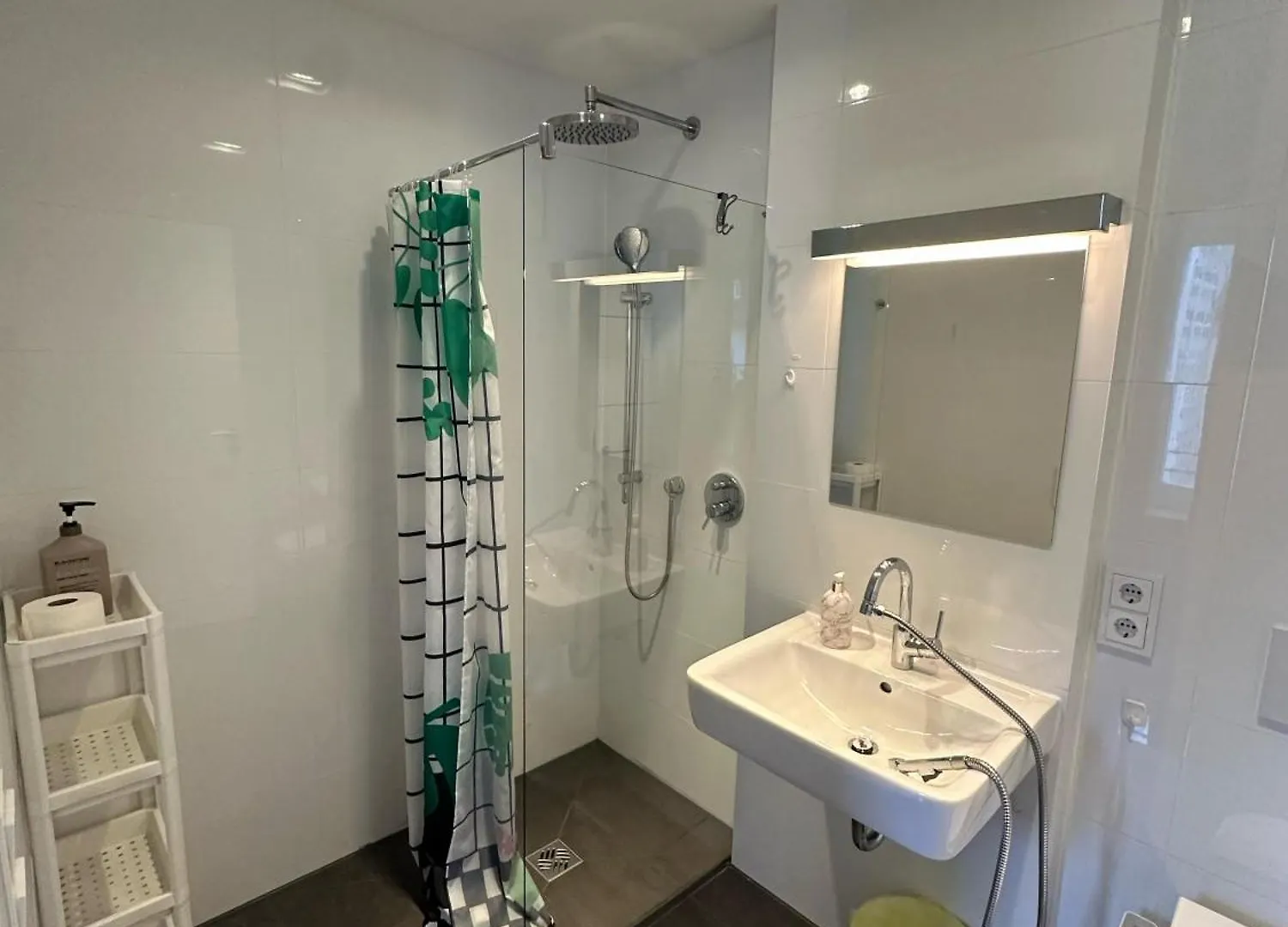 Al Nafurah Apartments Мюнхен 0*,