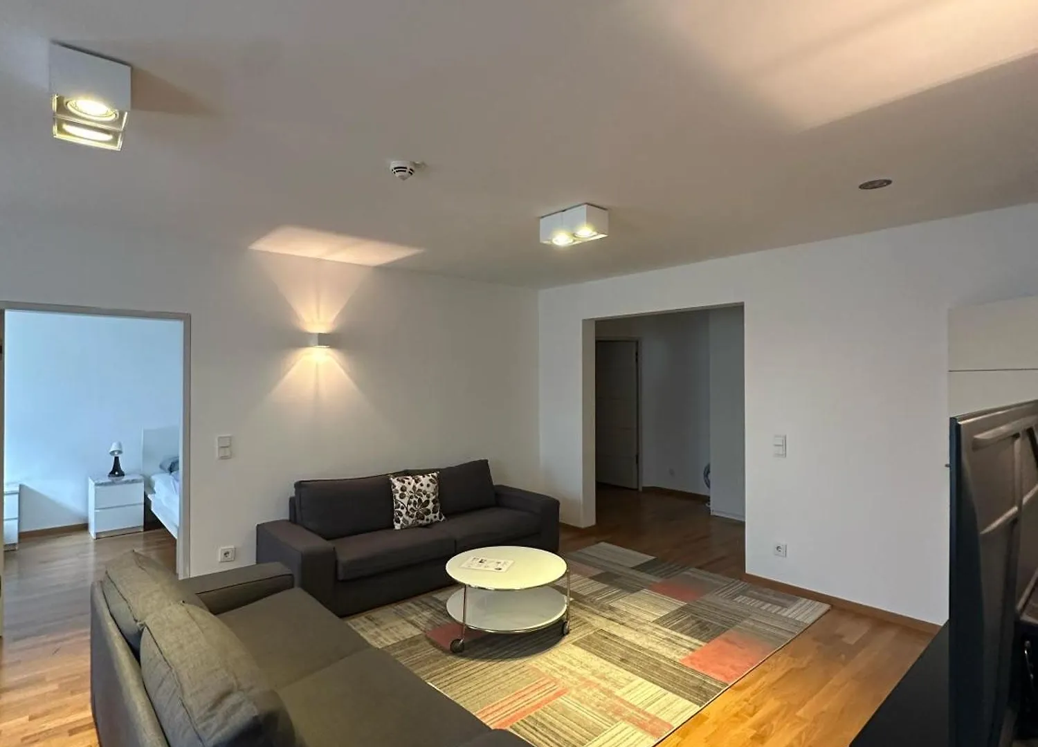Апарт-отель Al Nafurah Apartments Мюнхен