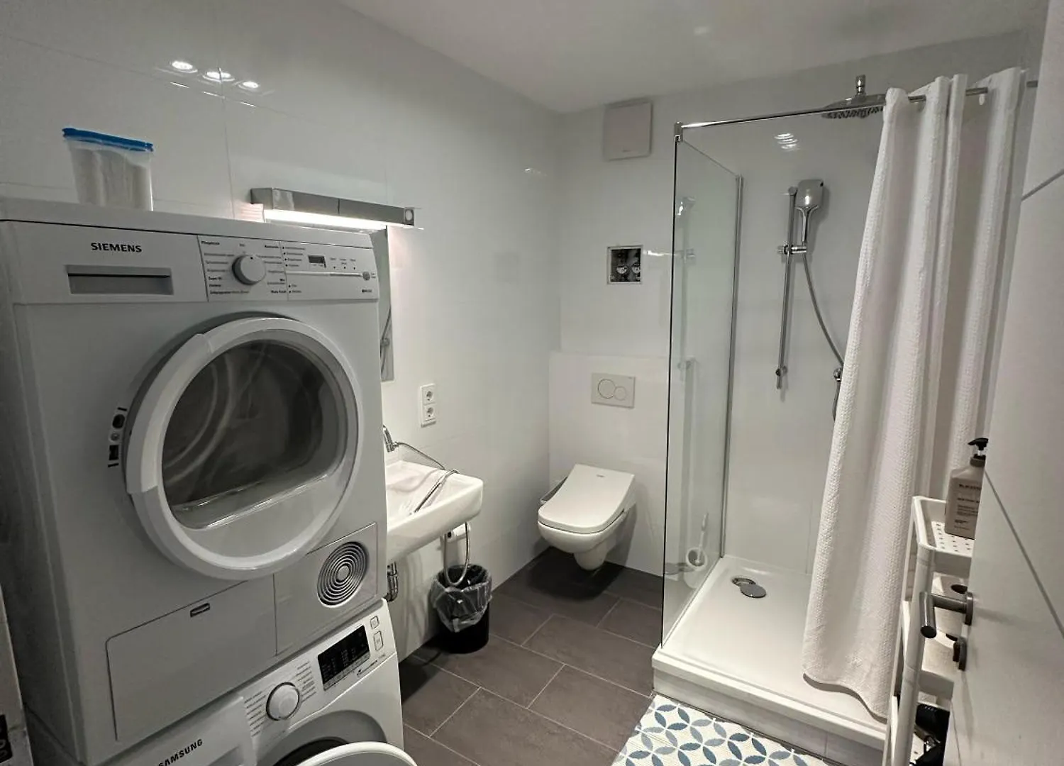 Al Nafurah Apartments Мюнхен Германия