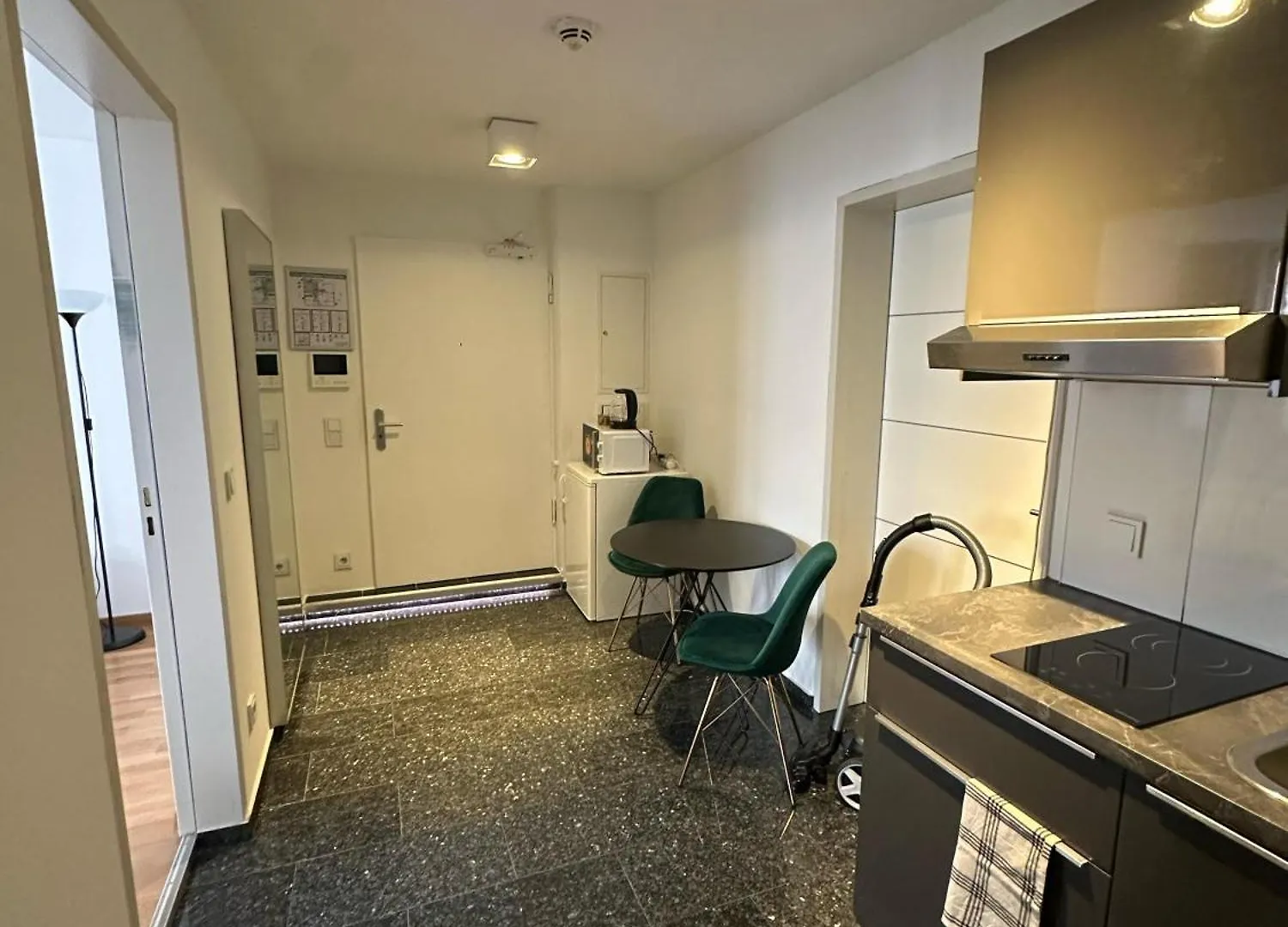 Апарт-отель Al Nafurah Apartments Мюнхен