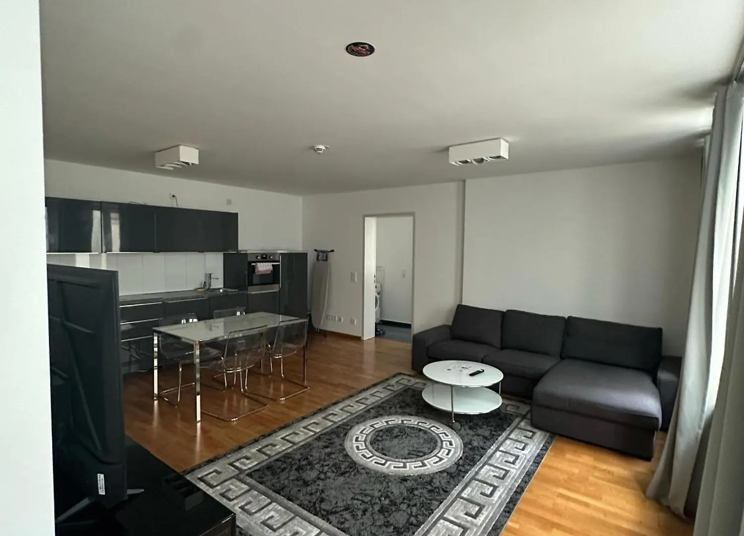 Al Nafurah Apartments Мюнхен 0*,