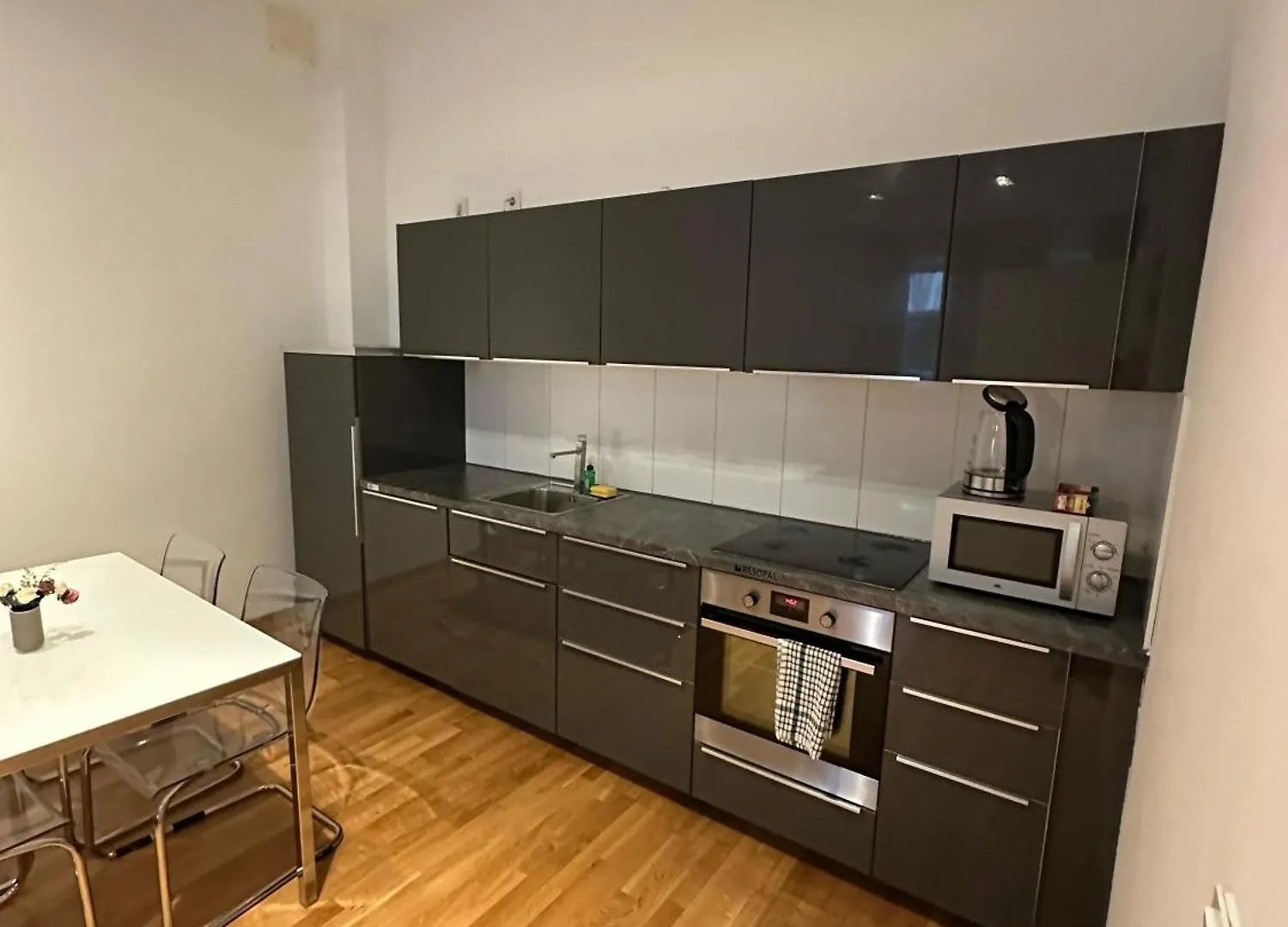 Al Nafurah Apartments Мюнхен Апарт-отель